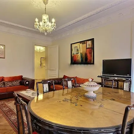 Luxury 3 Bedroom Champs-elysees *