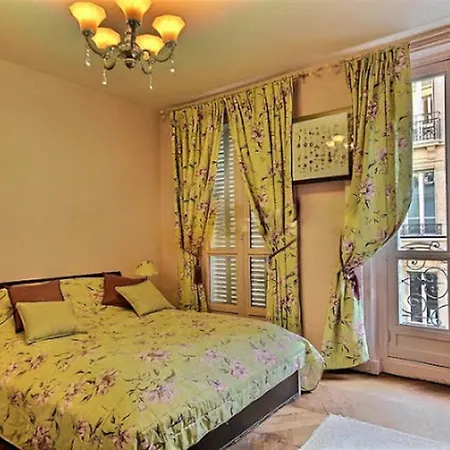 Luxury 3 Bedroom Champs-elysees Apartmán *