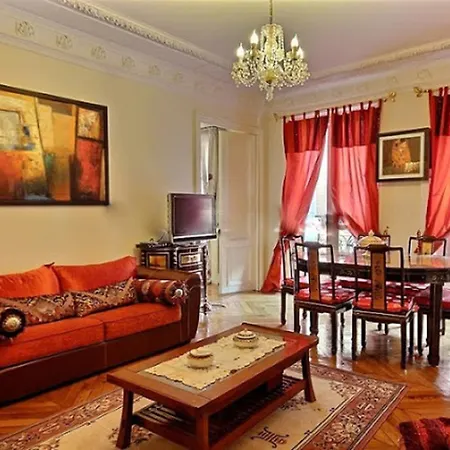 Luxury 3 Bedroom Champs-elysees